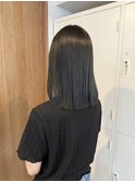 艶ストレート×切りっぱなしミディ