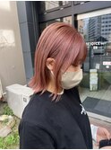 ピンクベージュ
