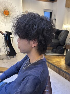 チリンバイロストシティー(Chillin by LOSTCITY) ウルフ　ツイストスパイラルパーマ