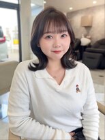 ノエラ(NOELA)&nbsp;ふんわり動くミディアムで大人かわいいスタイル
