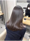 ぱつっとミディアムヘア