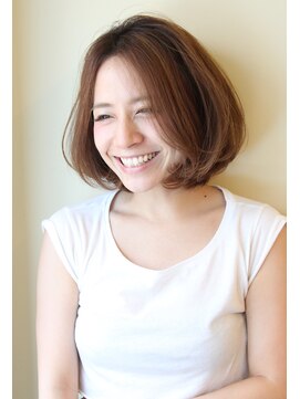 レウナ 外苑前(Reuna) 大人女性ノームコアｘメルトカラーｘ無造作ウェーブ