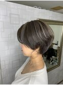 【河野有希】白髪ぼかしのシルバー筋ライト