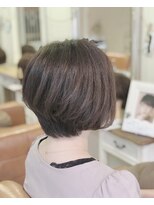 ファミーユ ヘア(Famille Hair) 30→40代の大人女性にオススメ！毛先ふんわりパーマのショート！