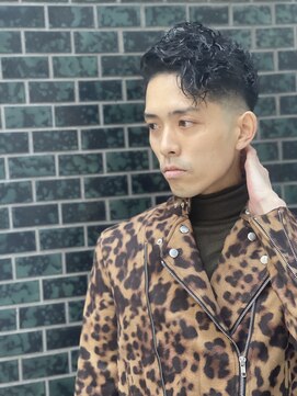 ディオ アンド ルーチェ(Dio&Luce) アップバング/ナチュラルアッシュ/ツイストスパイラル/バーバー