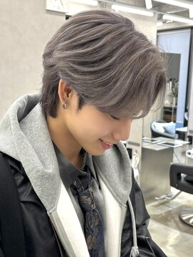 ロイ(Roi) ★10代20代30代韓国ハイトーン/シルバー/センターパート/ウルフ