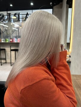 ラピス 大阪心斎橋店(Lapis) ギャル/パールホワイト/顔周り/レイヤーカット/ダブルカラー