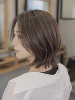 ソッカ(socca)&nbsp;切りっぱなしミディアムレイヤーボブ