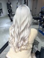 コエル(KOER) 142. ミルクティーブロンド/卵型/ダブルカラー/ブリーチ