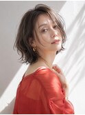 ミディアムレイヤー/大人女性/ベージュアッシュ/脱白髪染め