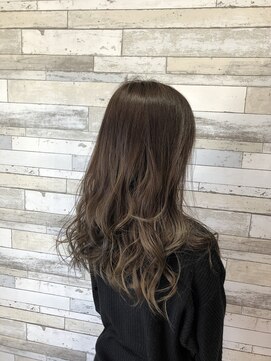 ルシール バイ アリア(Lucir by aria) グレージュグラデーション