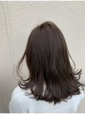 グレーベージュ