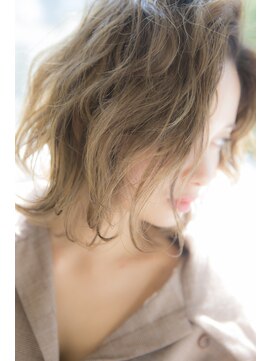 ミエル ヘア 新宿(miel hair) 〈mielhair新宿〉ラフウェーブミディ