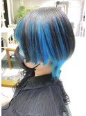 ショートウルフ　インナービビッドカラーブルーセクションカラー