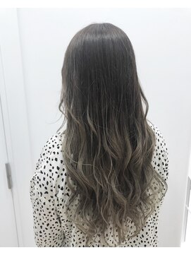 エヌプラス(N+) 黒髪グラデヘアーオリーブグレー小顔に見せるヘアココアベージュ