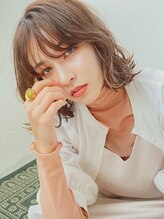 透明感のある柔らかいブラウン×ピンクで綺麗×可愛いのいいとこ取り♪ショートボブの顔周りは波巻きが◎