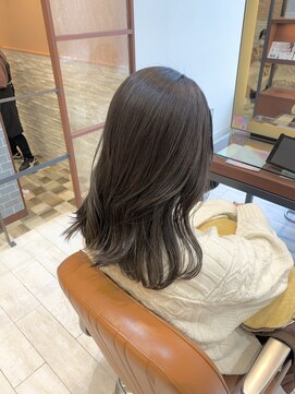 ネオリーブギンザ 銀座店(Neolive GINZA) 透明感と色持ちを両立してくれる暗髪カラー《小林》