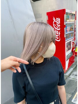 ヘアー アレス(hair ales) ホワイトベージュ　ブロンドヘア　ホワイトシルバー