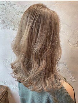 マシェリー バイ ロンド 金山(Ma cherie by Lond) ミルクティーグレージュ ブリーチ ダブルカラー