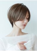 オリーブベージュ/前下がりショートボブ/レイヤーカット/ひし形