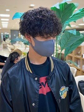 シャルムバイケンジ(Charm.by KENJE) 波巻きツイストスパイラルシャドウメンズパーマ東京銀座有楽町