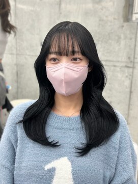 エヌアイ オモテサンドウ(ni omotesando) くびれレイヤーカットぱっつん前髪 顔周りカット