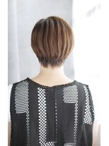 シュシュット(chouchoute) ミニウルフホワイトグレージュデジタルパーマチェリーブラウン03