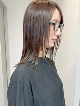 【小顔に見える黄金比】フォルムバランスにこだわったレイヤーカットで長さを変えずにイメチェン―GRIS―