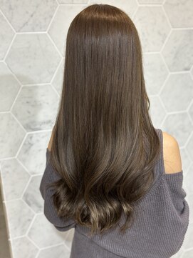 オリーブベージュ