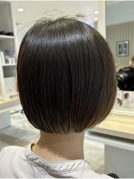 インナーカラー×ミニボブ