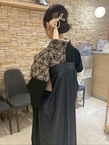 アロマ ヘアー ルーム 新宿店(AROMA hair room) 卒業式ヘアセット/アシンメトリー/シニヨン/ドライフラワー/小顔