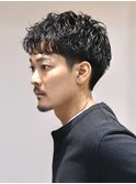 黒髪　短髪　スパイラル　ニュアンスパーマ