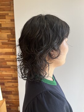 ウーラ 三条店(uura) ウルフカット×立体感パーマ