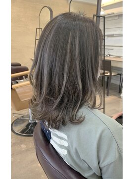 エレン(E L E N) コントラストハイライト　×  シルバーグレージュ