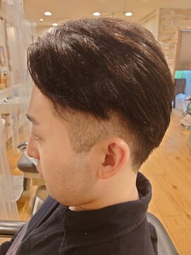 コダマ 茗荷谷店(KODAMA) スキンフェード/アップバング/コンマヘア//眉カット<理容室>