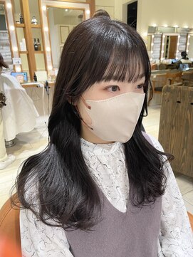 ネオリーブ クタ 町田店(Neolive kuta) 流れるレイヤーカットにベージュの暗髪カラー【町田/町田駅】