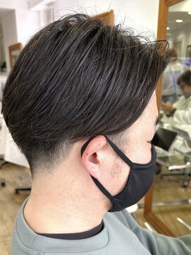 ヘッズ 本八幡店(HEADS) MEN'S HAIR  センターパート　ツイストスパイラル　コンマヘア