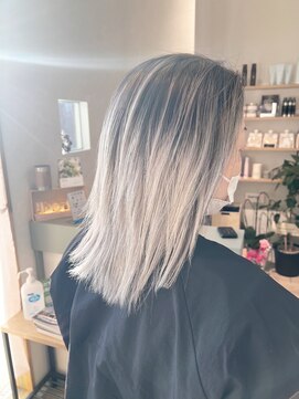 リバティ(liberty) ホワイトバレイヤージュ☆