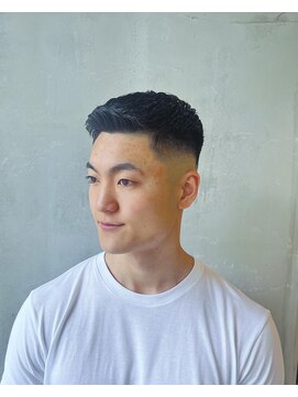 フランクスバーバーリザーブ 人形町店(FRANK’S BARBER RESERVE) アイロンパーマ/スキンフェード/人形町/日本橋/　ｙ