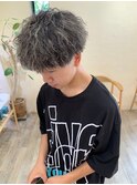 波巻きツイストスパイラル×ハイライト シルバーグレー 刈り上げ