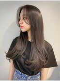 ロング　レイヤーカット　顔周り　アッシュカラー　10代20代