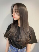 ジルバイジゼル(JILL by GiseL) ロング　レイヤーカット　顔周り　アッシュカラー　10代20代
