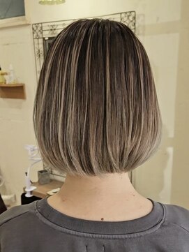 ヘアーアンドビューティーガーデン(HAIR AND BEAUTY GARDEN) 栃木大人ショートボブグレイカラー白髪染め白髪ぼかしハイライト