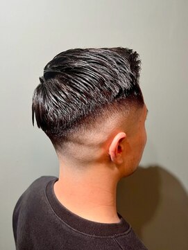 スタンドバーバー 柏(STAND BARBER) スペインカール/スパイキーショート/ブルーブラック/柏