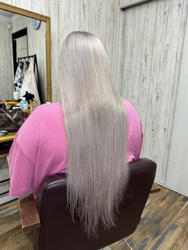 ヘアスタジオワン 藤沢店(HAIR STUDIO ONE) ホワイトシルバー