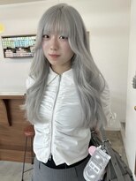 リヴ オオサカ(LIV OSAKA)&nbsp;ホワイトシルバー/トリプルカラー/ブリーチ2回/似合わせカット