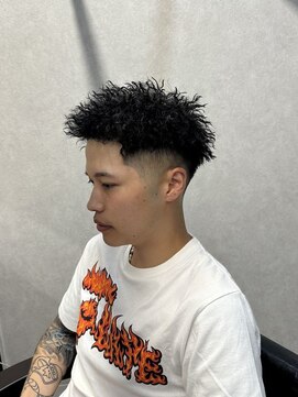 カイ(X) ツイストパーマ/サイド刈り上げ