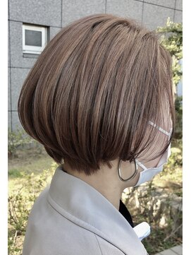 アネラ(Anela) マッシュボブ透明感ベージュ