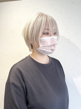 エヌプラス(N+) 似合わせ小顔スウィングショート ホワイトカラー