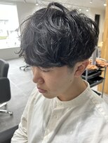 ヒュイル バイ ニアウ(Hwyl by Niau)&nbsp;メンズマッシュツーブロックスパイラルパーマニュアンスパーマ